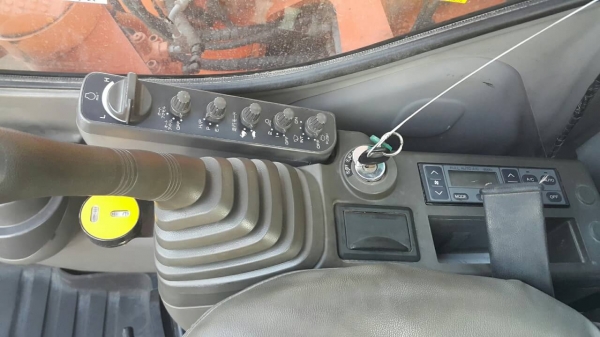 Hitachi ZX135US เก่าญี่ปุ่นแท้☎ 08-3784-8885