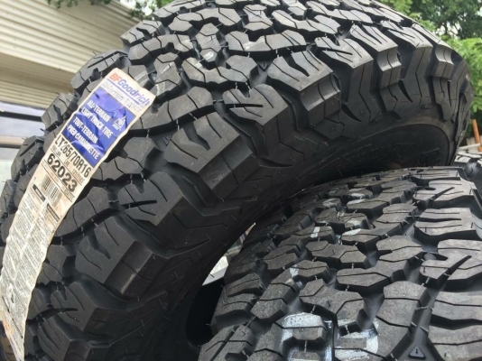 BF Goodrich All-Terrain KO2 ขนาด 265 70 r16