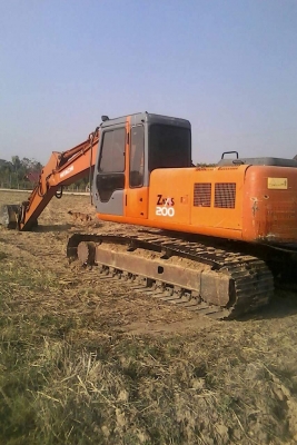 ขายรถแบคโค HITACHI EX200 สภาพดี ช่วงล่างดี เอวแน่น แอร์เย็น สภาพพร้อมใช้งาน สนใจโทร 090-8588220คุณนะ 093-3258446คุณบิว หรือเข้าดูสินค้าอื่นๆได้ที่ www.truck.in.th/498 หรือเพจFacebook ณรงค์ ซื้อขายรถมือสอง (เว็บไซต์ส่วนตัว) หรือFacebook คุณนะ รถบรรทุก