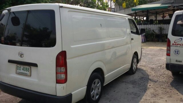 รถตู้ทึบ Toyota Hiace สภาพดีพร้อมใช้ รถตู้ทึบ Toyota Hiace สภาพดีพร้อมใช้