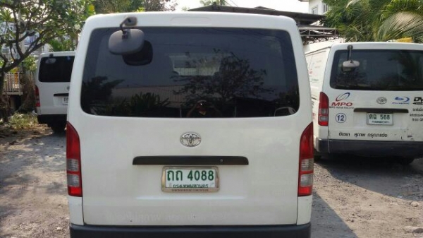 รถตู้ทึบ Toyota Hiace สภาพดีพร้อมใช้ รถตู้ทึบ Toyota Hiace สภาพดีพร้อมใช้