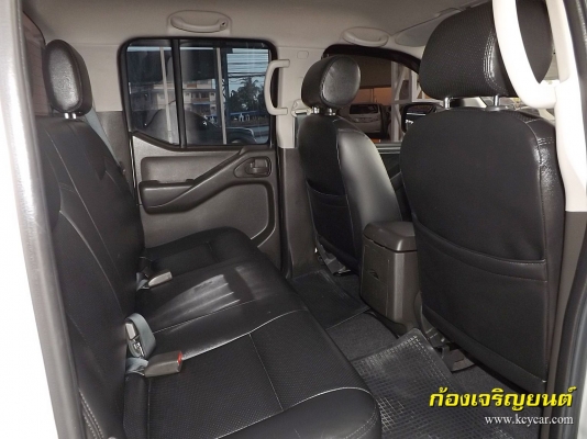 NISSAN FRONTIER NAVARA 4ประตู 2.5 SE CALIBRE ปี 2011