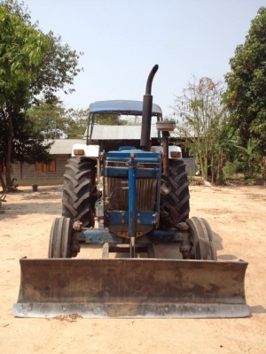 ขายด่วน รถไถ FORD 6610 ตัวแรง ทน อึด เสื้อสูบลาย คุ้มๆ ทะเบียนโอน พร้อมอุปกรณ์ มี ผาน 3 ผาน 5 เครื่องปลูกอ้อย รถใช้ทำมาหากินเลิกทำเกษตรเลยจะขาย เจ้าของขายเองครับ ราคา 470,000 บาท โทร 093-9578297 ,088-5188250 รถอยู่ อ.ห้วยผึ้ง จ.กาฬสินธุ์