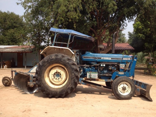 ขายด่วน รถไถ FORD 6610 ตัวแรง ทน อึด เสื้อสูบลาย คุ้มๆ ทะเบียนโอน พร้อมอุปกรณ์ มี ผาน 3 ผาน 5 เครื่องปลูกอ้อย รถใช้ทำมาหากินเลิกทำเกษตรเลยจะขาย เจ้าของขายเองครับ ราคา 470,000 บาท โทร 093-9578297 ,088-5188250 รถอยู่ อ.ห้วยผึ้ง จ.กาฬสินธุ์