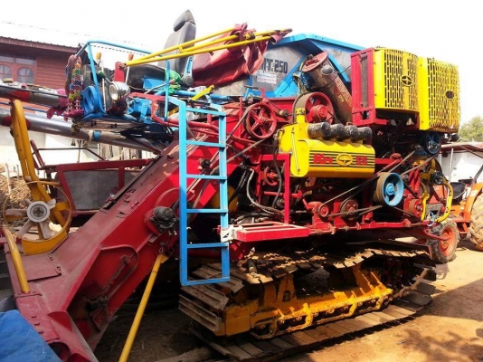 ขายรถเกี่ยวข้าว ศักดิ์พัฒนา อุ้ม2ตัน เครื่อง175เทอร์โบ ช่วงล่างดี ตัวเดิน10 ปั้ม22ไดกิ้น พร้อมใช้งาน สนใจโทร 090-8588220คุณนะ 093-3258446คุณบิว หรือเข้าดูสินค้าอื่นๆได้ที่ www.truck.in.th/498 หรือเพจFacebook ณรงค์ ซื้อขายรถมือสอง (เว็บไซต์ส่วนตัว) หรือFac