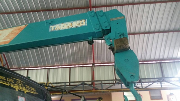 ISUZU 210 ท้ายลาด พร้อมเครน 3 ตัน