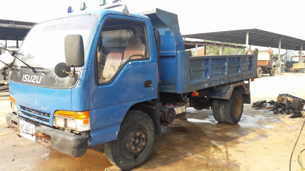 Isuzu  สภาพพร้อมใช้ ทะเบียนพร้อมโอน