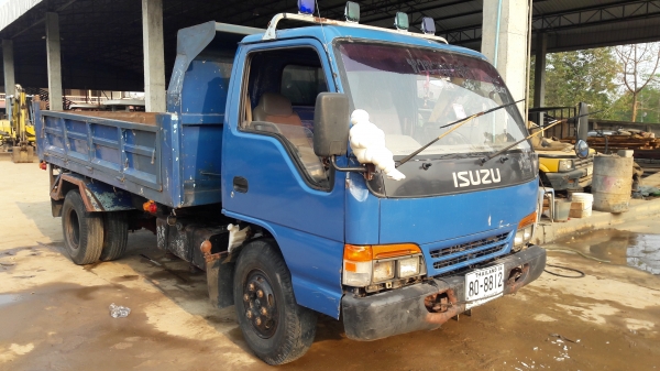 Isuzu  สภาพพร้อมใช้ ทะเบียนพร้อมโอน