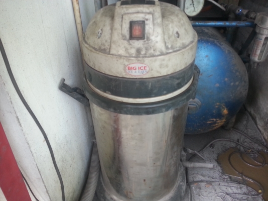 ขายเครื่องยิงทรายพร้อมอุปกรณ์ปั้มลมถัง3แรง พูม่า