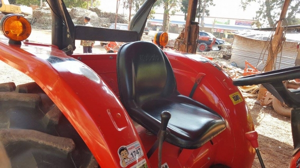 ขายรถไถKUBOTA L4708DT ใบมีดดันดิน+ผานพรวนDH246F รถปี56ใช้งาน400ชม ขายรถไถKUBOTA L4708DT ใบมีดดันดิน+ผานพรวนDH246F รถปี56ใช้งาน400ชม