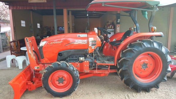 ขายรถไถมือสอง KUBOTA L4708SP ใบมีดดันดิน+ผานพรวนcmt รถปี57 ใช้งาน1015ชม.