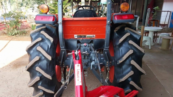 ขายรถไถมือสอง KUBOTA L4708SP ใบมีดดันดิน+ผานพรวนcmt รถปี57 ใช้งาน1015ชม.