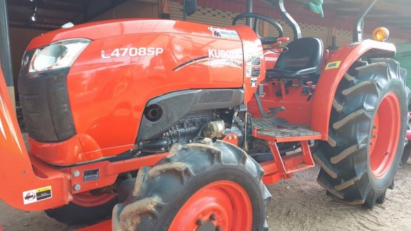 ขายรถไถมือสอง KUBOTA L4708SP ใบมีดดันดิน+ผานพรวนcmt รถปี57 ใช้งาน1015ชม.