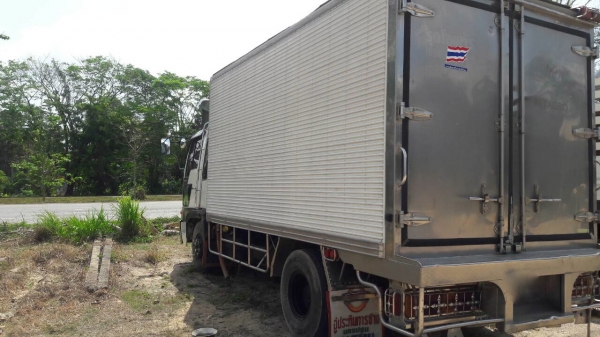 รถฮีโน่ 6 ล้อ FC4J  145 แรงม้า. ปี 40   ( ขายหัว , คัชซี. )  สนใจติดต่อ  081- 6079515