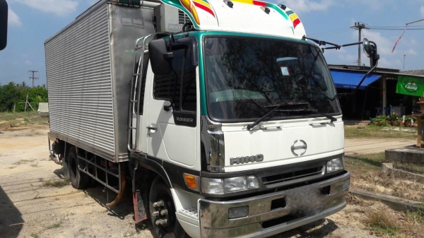 รถฮีโน่ 6 ล้อ FC4J  145 แรงม้า. ปี 40   ( ขายหัว , คัชซี. )  สนใจติดต่อ  081- 6079515