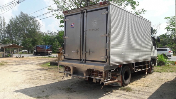 รถฮีโน่ 6 ล้อ FC4J  145 แรงม้า. ปี 40   ( ขายหัว , คัชซี. )  สนใจติดต่อ  081- 6079515