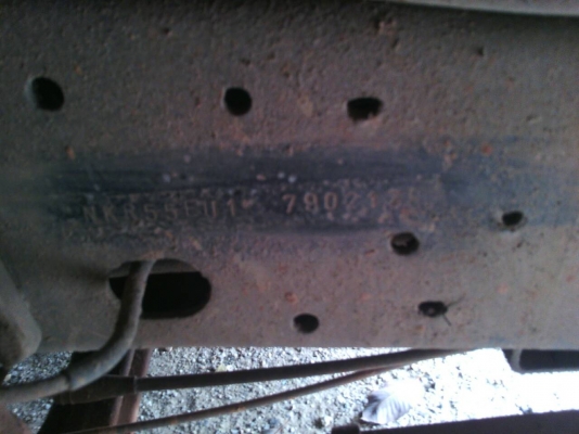 รถอีซูซุ 4 ล้อ NKR 88 แรงม้า. ปี 33.   สนใจติดต่อ  081 - 6079515