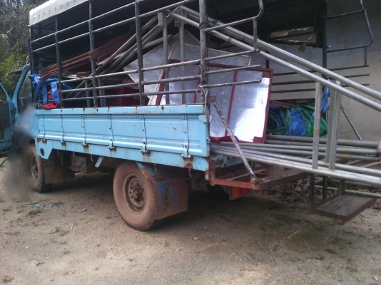 รถอีซูซุ 4 ล้อ NKR 88 แรงม้า. ปี 33.   สนใจติดต่อ  081 - 6079515