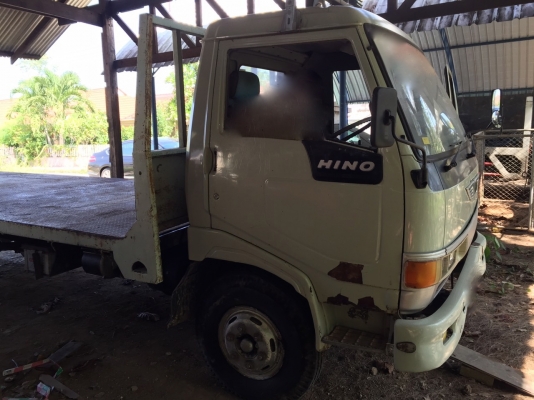 รถฮีโน่ 6 ล้อ พื้นเรียบ FC2W  120 แรงม้า. ปี 38.   สนใจติดต่อ  081 - 6079515