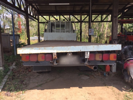 รถฮีโน่ 6 ล้อ พื้นเรียบ FC2W  120 แรงม้า. ปี 38.   สนใจติดต่อ  081 - 6079515