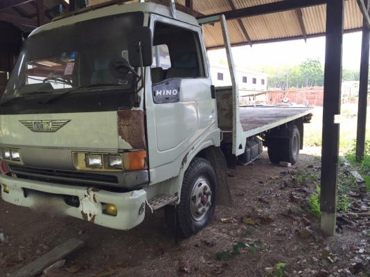 รถฮีโน่ 6 ล้อ พื้นเรียบ FC2W  120 แรงม้า. ปี 38.   สนใจติดต่อ  081 - 6079515