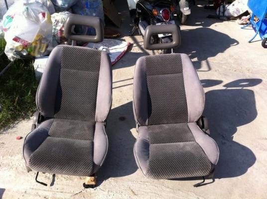 เบาะ isuzu mu japan สภาพสวย ใส่ tfr cameo dragon vega   3900 บาท