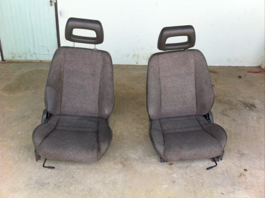 เบาะ isuzu mu japan สภาพสวย ใส่ tfr cameo dragon vega   3900 บาท