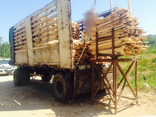 รถฮีโน่ 10 ล้อ รั้ว ( ไม่ดั้ม )  FM1J  260 แรงม้า. ปี 48  ( ขาย แม่ , ลูก. )     สนใจติดต่อ  081 - 6079515