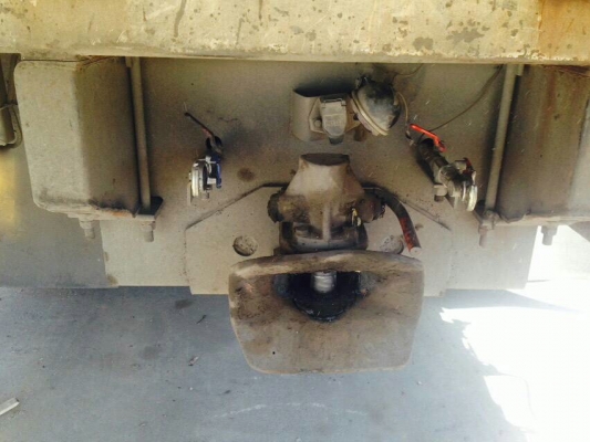 รถฮีโน่ 10 ล้อ รั้ว ( ไม่ดั้ม )  FM1J  260 แรงม้า. ปี 48  ( ขาย แม่ , ลูก. )     สนใจติดต่อ  081 - 6079515