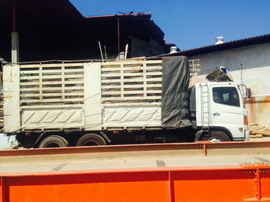 รถฮีโน่ 10 ล้อ รั้ว ( ไม่ดั้ม )  FM1J  260 แรงม้า. ปี 48  ( ขาย แม่ , ลูก. )     สนใจติดต่อ  081 - 6079515