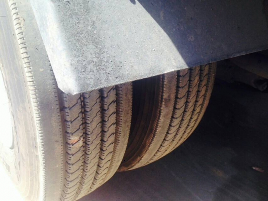 รถฮีโน่ 10 ล้อ รั้ว ( ไม่ดั้ม )  FM1J  260 แรงม้า. ปี 48  ( ขาย แม่ , ลูก. )     สนใจติดต่อ  081 - 6079515