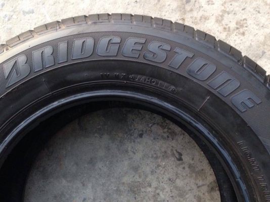 ยาง Bridgstone 215-ุ65-15 ปี 14 ครบชุด 4 เส้น 3500 สภาพสวยๆดอกยางนิ่มๆไม่บวมเอาไปวิ่งกันยาวๆราคาเบาๆค่ะ ยาง Bridgstone 215-ุ65-15 ปี 14 ครบชุด 4 เส้น 3500 สภาพสวยๆดอกยางนิ่มๆไม่บวมเอาไปวิ่งกันยาวๆราคาเบาๆค่ะ