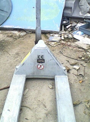 แฮนด์ลิฟฟ์มือสอง3300  บาทโทร0906208746