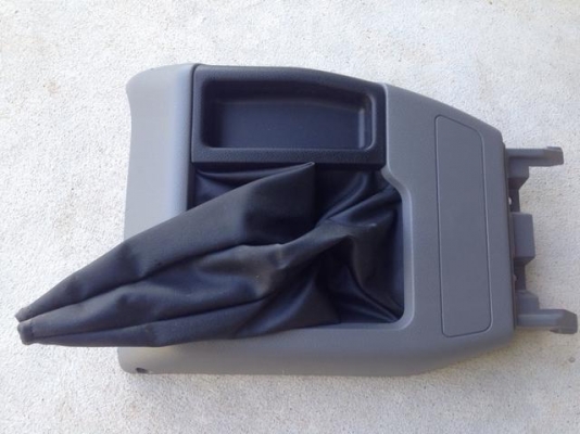 ครอบเกียร์ isuzu dragon ใหม่แท้ศูนย์ เก่าเก็บ 1900 บาท ครอบเกียร์ isuzu dragon ใหม่แท้ศูนย์ เก่าเก็บ 1900 บาท