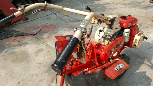 รถพรวนดินแบบสาดออกข้าง ยกร่อง