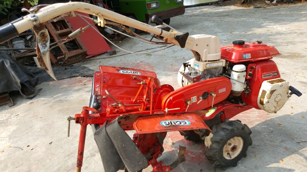 รถพรวนดินแบบสาดออกข้าง ยกร่อง