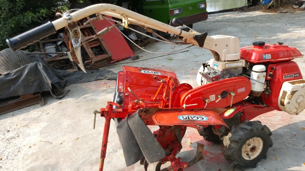 รถพรวนดินแบบสาดออกข้าง ยกร่อง