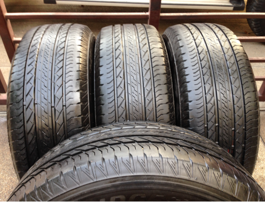 ยาง Bridgestone 265 65 17 ปลายปี14 ดอกเต็ม ไม่มีปะ ใช้ยาว ราคาไม่แพง