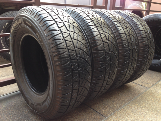 ยาง Michelin Latitude 265 70 16 กลางปี14 ดอกเต็ม ใช้กันยาว ราคาไม่แพง