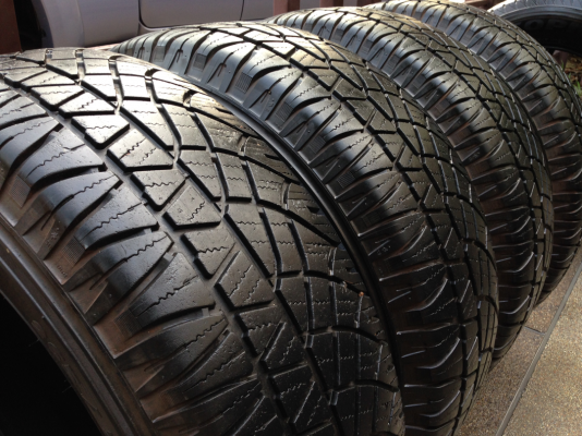 ยาง Michelin Latitude 265 70 16 กลางปี14 ดอกเต็ม ใช้กันยาว ราคาไม่แพง