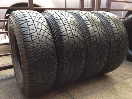 ยาง Michelin Latitude 265 70 16 กลางปี14 ดอกเต็ม ใช้กันยาว ราคาไม่แพง