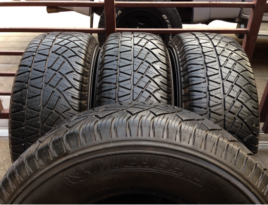 ยาง Michelin Latitude 265 70 16 กลางปี14 ดอกเต็ม ใช้กันยาว ราคาไม่แพง