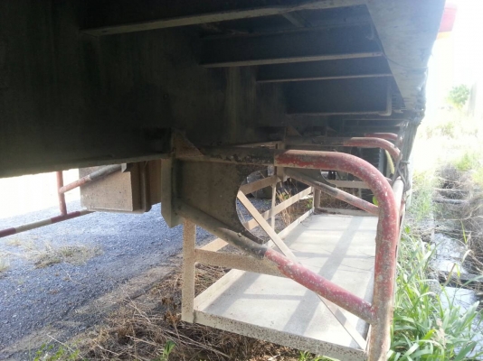 ขายหาง พื้นเรียบ พนัส 3 เพลา. ยัด.  ปี 47.    สนใจติดต่อ  081 - 6079515