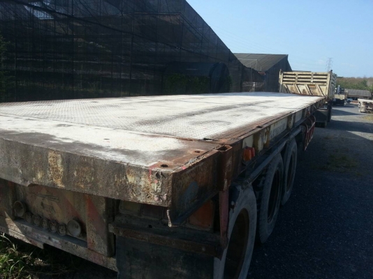 ขายหาง พื้นเรียบ พนัส 3 เพลา. ยัด.  ปี 47.    สนใจติดต่อ  081 - 6079515