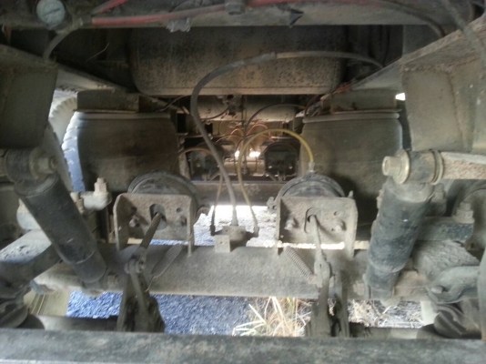 ขายหาง พื้นเรียบ พนัส 3 เพลา. ยัด.  ปี 47.    สนใจติดต่อ  081 - 6079515