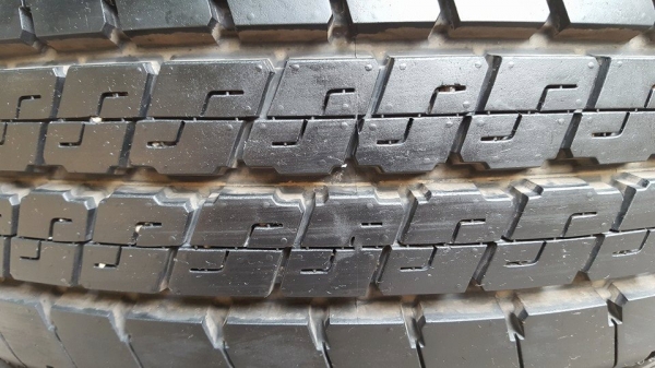 ขายยางดันลอปถอดป้ายแดง ขอบ15 4เส้น ราคา 7,500 บาท