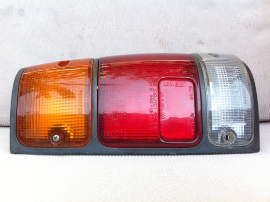 ไฟท้าย isuzu mu IKI japan แท้ สีสวยสดใส ใส่ tfr cameo แล้วสวย คู่ละ 800 บาท ไฟท้าย isuzu mu IKI japan แท้ สีสวยสดใส ใส่ tfr cameo แล้วสวย คู่ละ 800 บาท