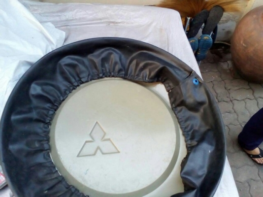 ครอบยางอะไหล่ ปาเจโร่