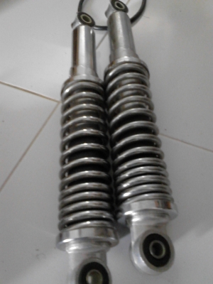 ขายโช้คใส่ชอปเปอร์ ยาว 33 cm สปริง ราคา คู่ละ 400 บาท