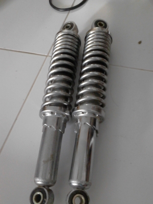 ขายโช้คใส่ชอปเปอร์ ยาว 33 cm สปริง ราคา คู่ละ 400 บาท ขายโช้คใส่ชอปเปอร์ ยาว 33 cm สปริง ราคา คู่ละ 400 บาท